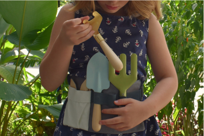 Garden Belt With Tools & Name Tag