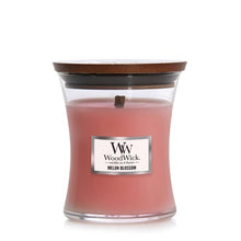 Load image into Gallery viewer, Melon Blossom Medium Woodwick Candle
