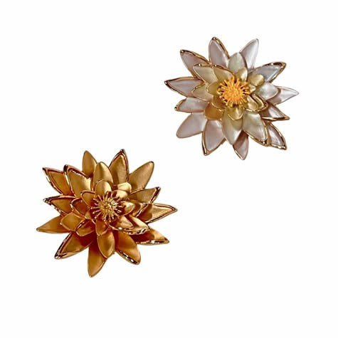 Iris Brooch Flower [col:gold]