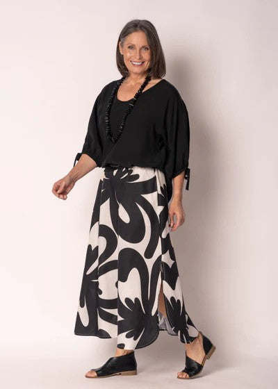 Aloura Skirt In Cream [siz:l]