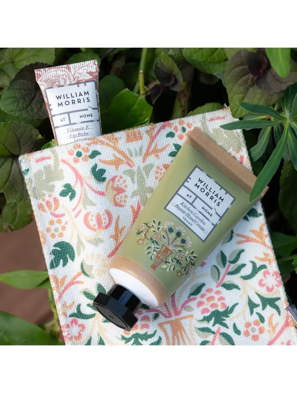 William Morris Kitchen Garden Back Pocket Duo