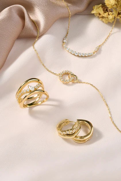 Gold Interlinked Circles Pave Necklace 