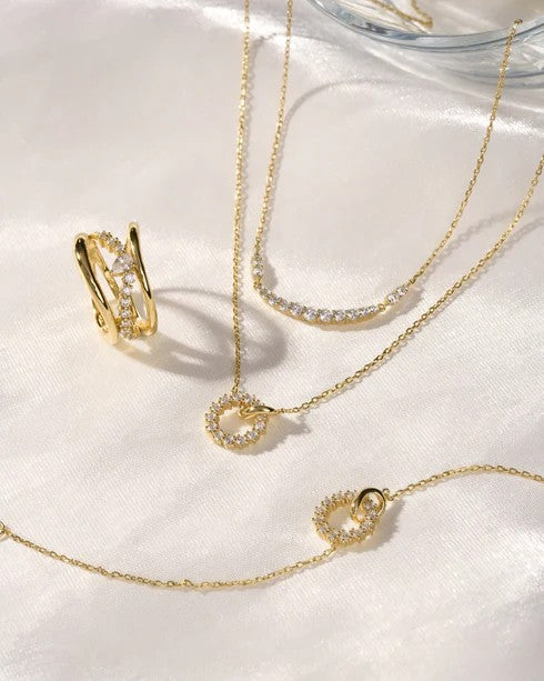 Gold Interlinked Circles Pave Necklace 