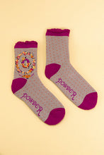 Load image into Gallery viewer, A-z Ankle Socks- Q
