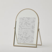 Load image into Gallery viewer, Akira 4x6 Photo Frame- Silver
