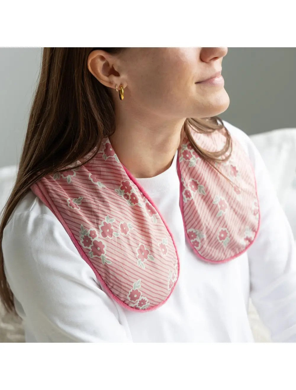Love, Vera Wellness Ditsy Floral Neck Heat Pillow