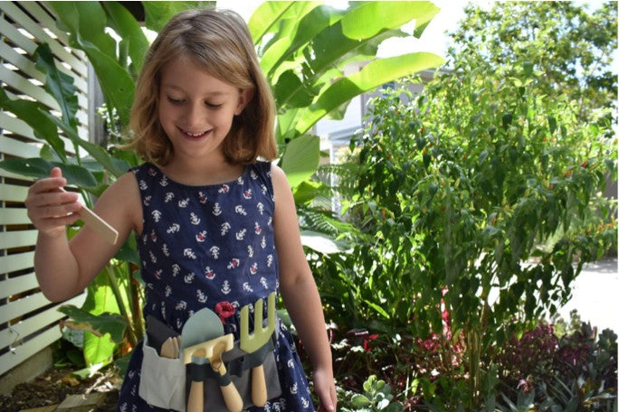 Garden Belt With Tools & Name Tag